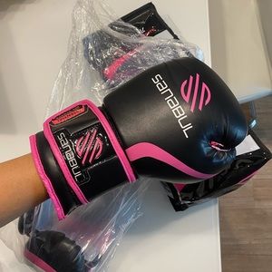 Pink/Black Essential Boxing Gloves (S)